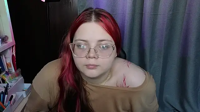 Snapshot of KellyFiery chatting on June 14, 2026, 1:56 pm KellyFiery online show from June 14, 2026, 1:56 pm