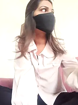 Lovely girl- online show from February 17, 2026, 5:16 am