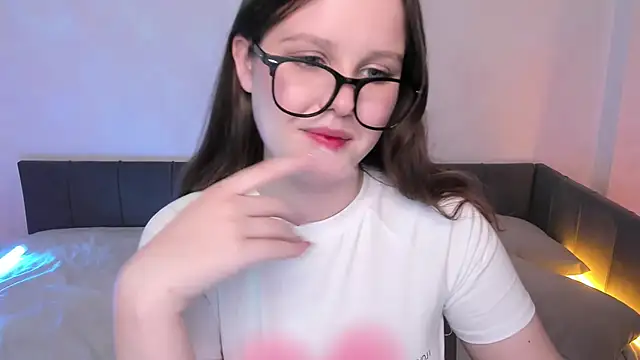 Snapshot of Lana_Moon__ chatting on December 1, 2025, 9:43 am Lana Moon online show from December 1, 2025, 9:43 am