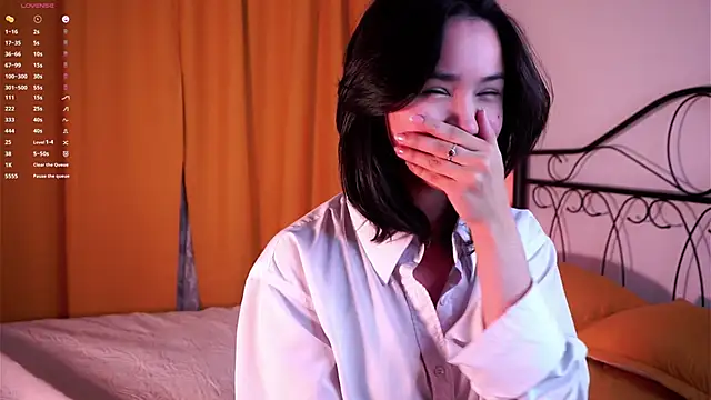 StaciaBratz online show from November 23, 2025, 7:13 pm