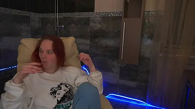 Sun Shine Lola online show from November 24, 2025, 2:17 pm