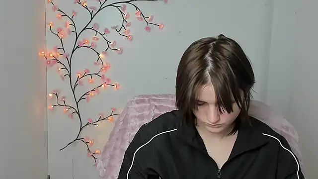 Alice Wonderme online show from January 17, 2026, 12:31 pm