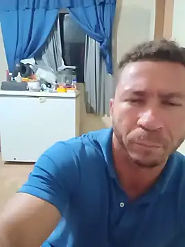 RobertoLuiz84 online show from June 23, 2026, 2:20 am