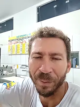 RobertoLuiz84 online show from December 18, 2025, 8:12 pm