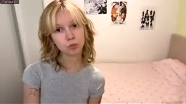 Snapshot of ElfriedaZwack chatting on May 6, 2026, 7:29 pm ElfriedaZwack online show from May 6, 2026, 7:29 pm
