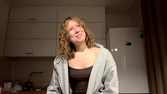 ElfriedaZwack online show from December 2, 2025, 12:40 pm