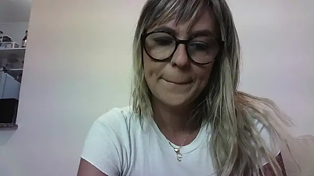 Snapshot of KnotBabe chatting on December 22, 2025, 1:50 am KnotBabe online show from December 22, 2025, 1:50 am