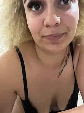 CrazyJessika online show from April 7, 2026, 8:43 pm