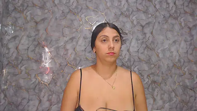 Snapshot of miarouse1531 chatting on April 2, 2026, 9:43 pm miarouse1531 online show from April 2, 2026, 9:43 pm