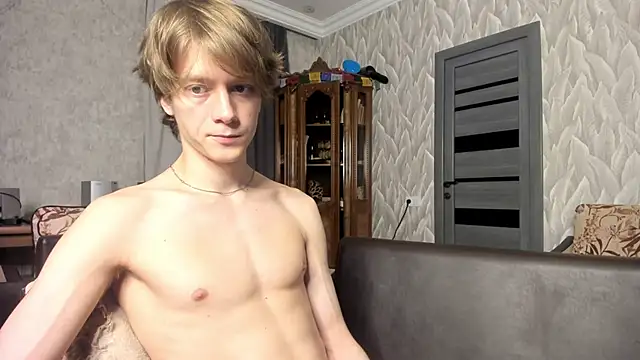 milkiwvy online show from April 13, 2026, 11:42 pm