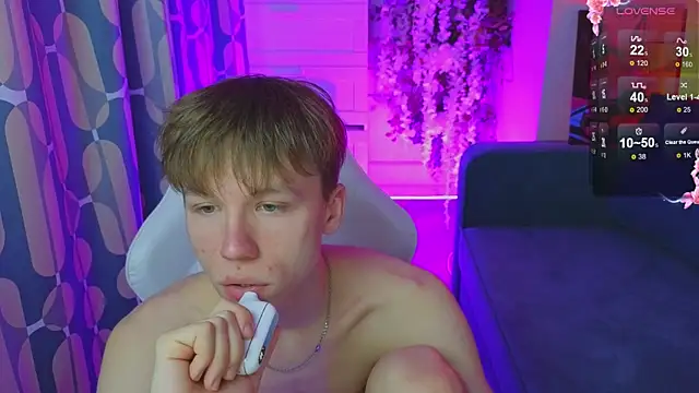 cuMte boy online show from April 27, 2026, 1:14 am