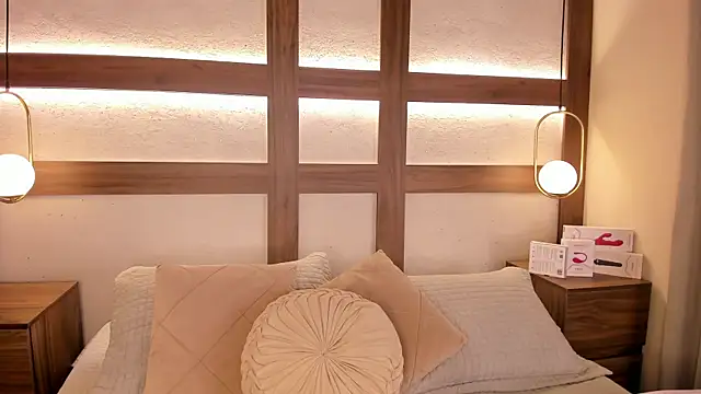 SarhaVega online show from April 9, 2026, 1:06 pm