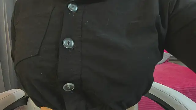 mask red girl online show from April 1, 2026, 12:50 pm