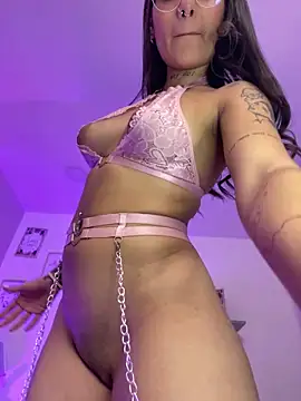 LauraRaider online show from February 26, 2026, 8:20 pm