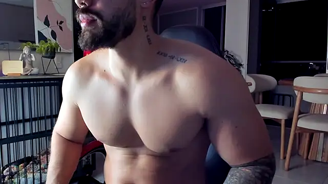Snapshot of Valenthino_Salvatore chatting on July 16, 2026, 11:46 pm Valenthino Salvatore online show from July 16, 2026, 11:46 pm