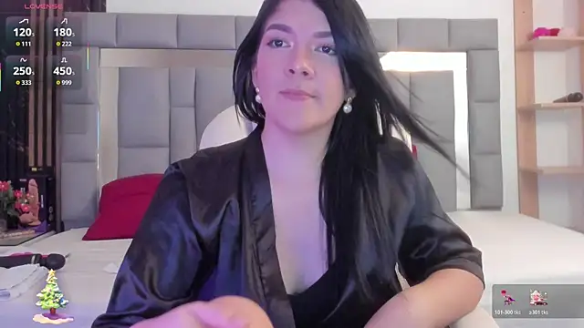 Snapshot of amaia_santini chatting on December 17, 2025, 7:30 pm amaia santini online show from December 17, 2025, 7:30 pm