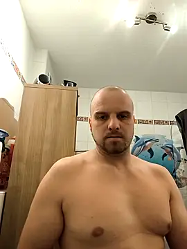 Phoenix2310 online show from February 9, 2026, 2:04 pm