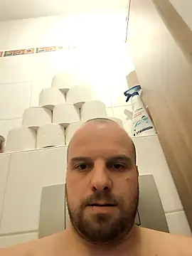 Phoenix2310 online show from January 8, 2026, 11:38 am