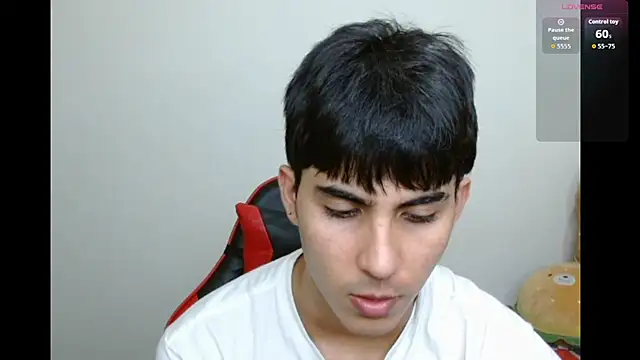 Snapshot of Neithanzynnx chatting on December 5, 2025, 8:17 pm Neithanzynnx online show from December 5, 2025, 8:17 pm