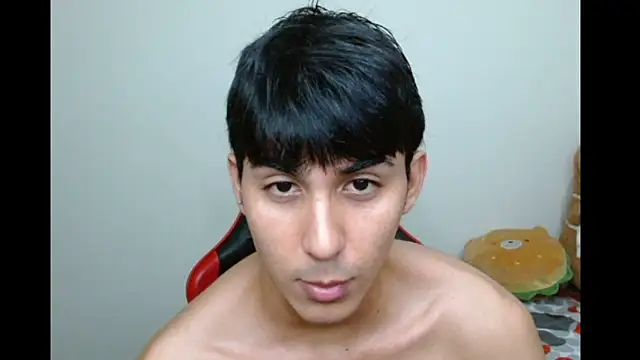 Snapshot of Neithanzynnx chatting on December 16, 2025, 8:02 pm Neithanzynnx online show from December 16, 2025, 8:02 pm