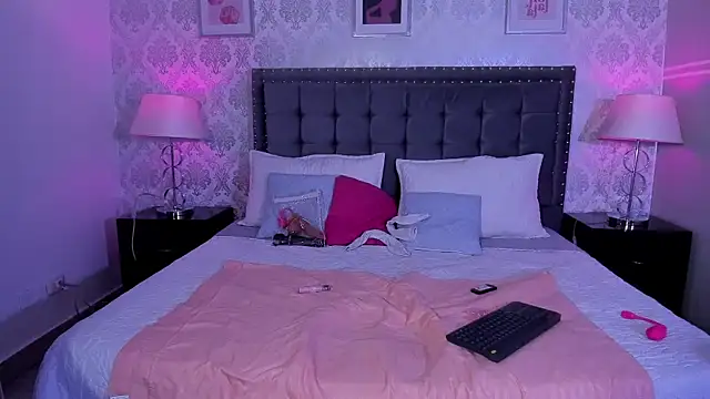 Evabellee online show from November 29, 2025, 2:17 pm