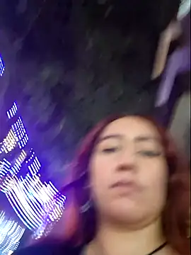 Snapshot of Eveeelyn25 chatting on December 16, 2025, 1:32 am Eveeelyn25 online show from December 16, 2025, 1:32 am