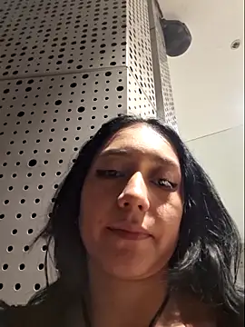Snapshot of Eveeelyn25 chatting on May 9, 2026, 12:14 am Eveeelyn25 online show from May 9, 2026, 12:14 am