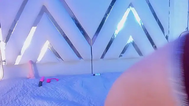 Violetbellarose1 online show from December 4, 2025, 7:46 pm