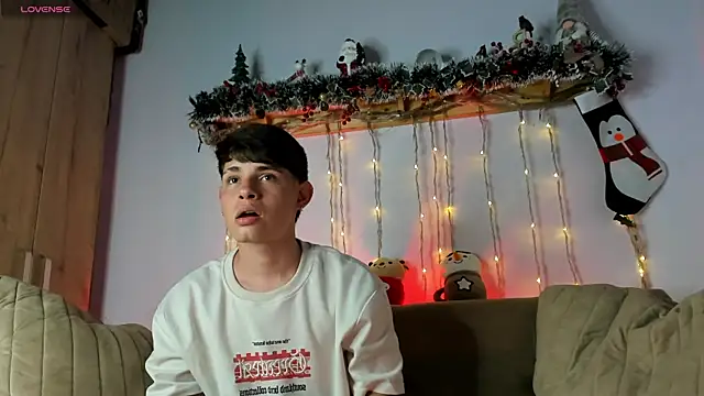 Snapshot of steveen_universe28 chatting on December 16, 2025, 1:10 am steveen universe28 online show from December 16, 2025, 1:10 am