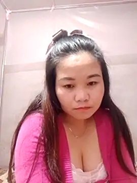 Snapshot of One-two22 chatting on December 4, 2025, 10:31 pm One-two22 online show from December 4, 2025, 10:31 pm