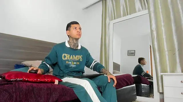 Snapshot of Andrew_sanders68 chatting on December 3, 2025, 11:25 pm Andrew sanders68 online show from December 3, 2025, 11:25 pm