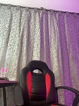 Snapshot of SOL_EF chatting on December 17, 2025, 7:30 pm SOL EF online show from December 17, 2025, 7:30 pm