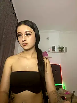 Snapshot of SOL_EF chatting on November 28, 2025, 4:01 am SOL EF online show from November 28, 2025, 4:01 am