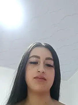 Snapshot of SOL_EF chatting on December 22, 2025, 10:54 pm SOL EF online show from December 22, 2025, 10:54 pm