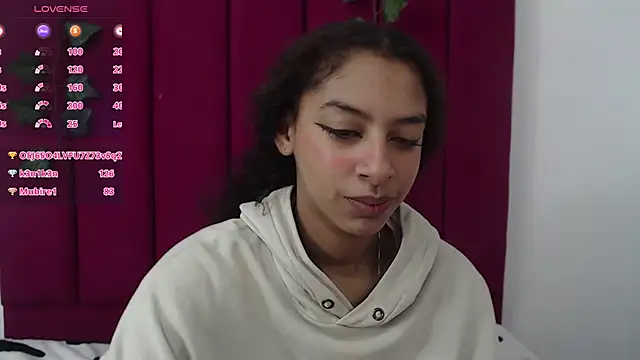 Snapshot of Tinyy_Star chatting on December 3, 2025, 4:57 am Tinyy Star online show from December 3, 2025, 4:57 am