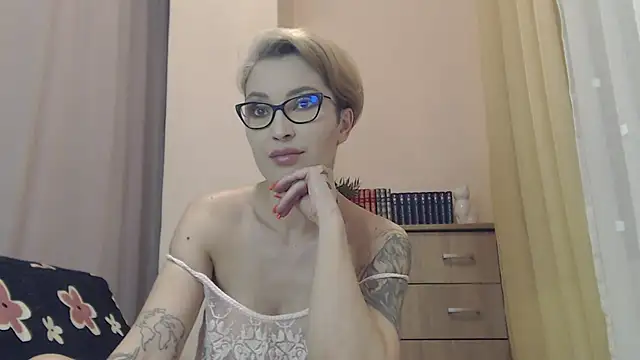 Snapshot of JADAPink___ chatting on April 18, 2026, 6:32 pm JADAPink online show from April 18, 2026, 6:32 pm