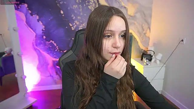 Snapshot of TinyNatalie chatting on April 18, 2026, 2:30 pm TinyNatalie online show from April 18, 2026, 2:30 pm