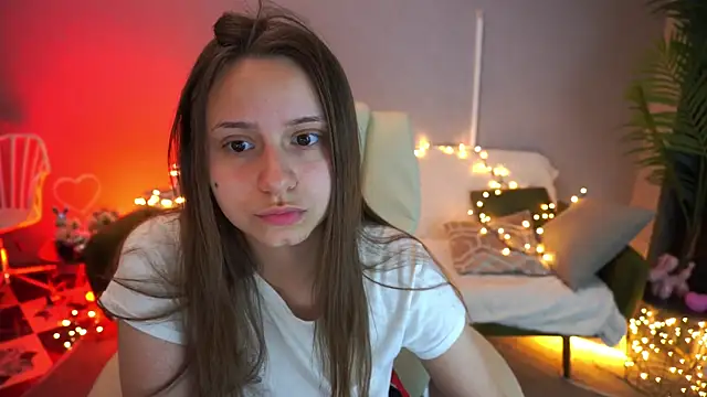 Snapshot of TinyNatalie chatting on May 16, 2026, 8:52 pm TinyNatalie online show from May 16, 2026, 8:52 pm