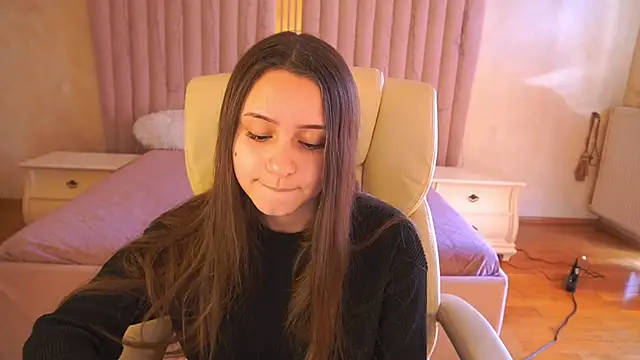 Snapshot of TinyNatalie chatting on March 5, 2026, 7:49 am TinyNatalie online show from March 5, 2026, 7:49 am