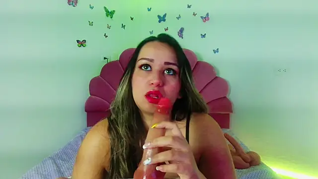 Snapshot of paula_brausin_ chatting on November 30, 2025, 1:23 pm paula brausin online show from November 30, 2025, 1:23 pm