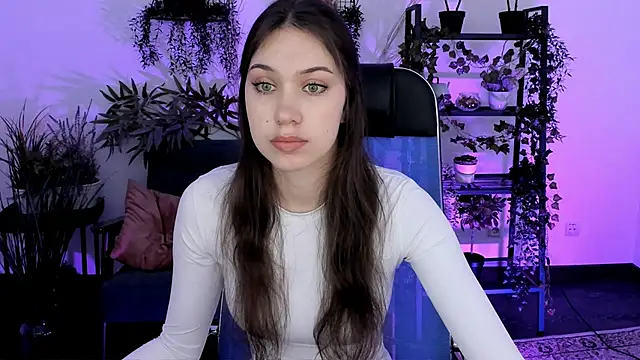 BlossomVesper online show from December 1, 2025, 9:32 am