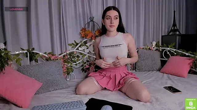 Snapshot of Alice_Smilee chatting on December 4, 2025, 2:43 am Alice Smilee online show from December 4, 2025, 2:43 am