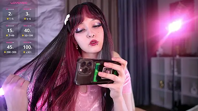 milanastars online show from February 15, 2026, 7:09 am