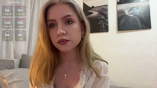 Snapshot of Alice_meow15 chatting on January 13, 2026, 9:08 pm Alice meow15 online show from January 13, 2026, 9:08 pm