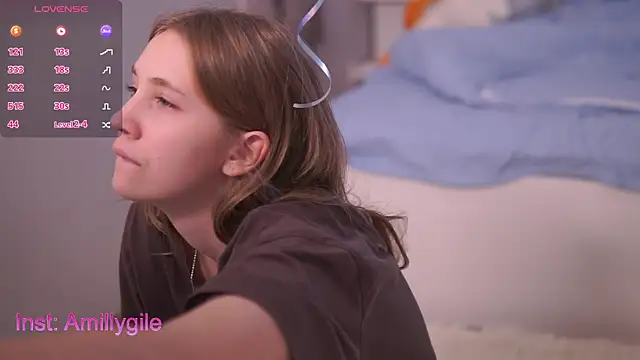 Snapshot of AmillyGile chatting on January 16, 2026, 8:18 am AmillyGile online show from January 16, 2026, 8:18 am