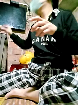 Snapshot of Mina217 chatting on December 14, 2025, 8:31 am Mina217 online show from December 14, 2025, 8:31 am