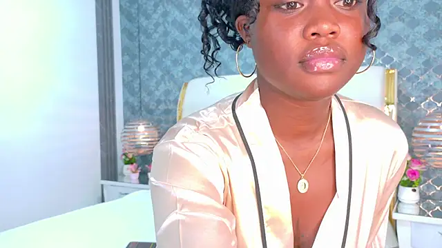 ThianaGarcia online show from January 13, 2026, 2:10 pm