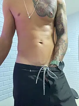 Snapshot of enzofelipe chatting on December 15, 2025, 1:39 pm enzofelipe online show from December 15, 2025, 1:39 pm