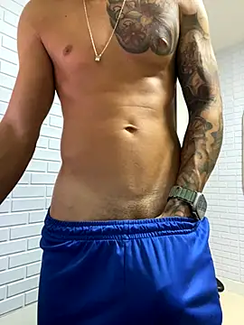 Snapshot of enzofelipe chatting on December 3, 2025, 1:54 pm enzofelipe online show from December 3, 2025, 1:54 pm