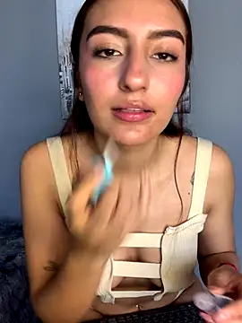 Snapshot of ZoeJohnson_Pink chatting on December 15, 2025, 4:24 pm ZoeJohnson Pink online show from December 15, 2025, 4:24 pm